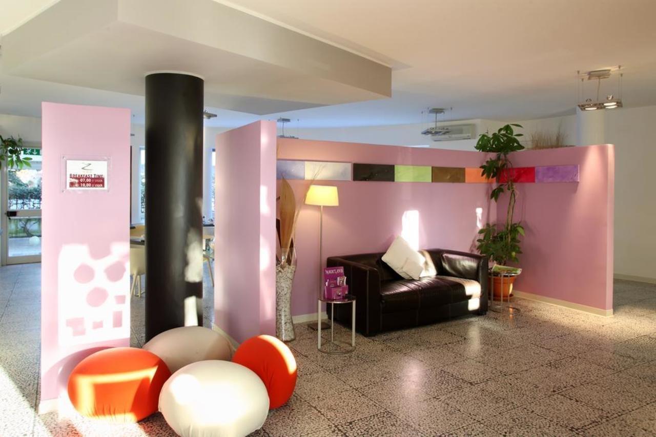 Hotel Zeffiro Sabaudia Buitenkant foto