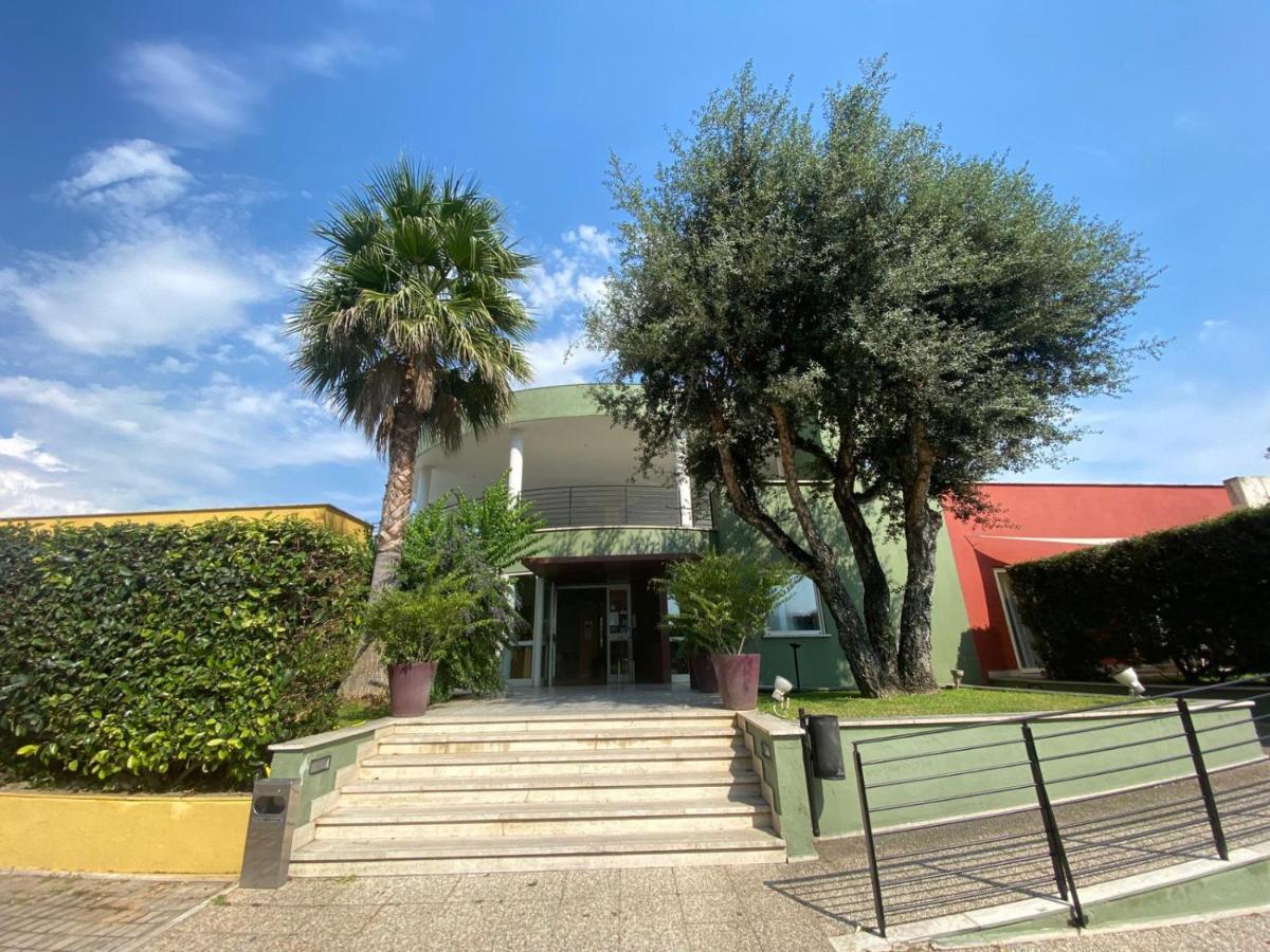 Hotel Zeffiro Sabaudia Buitenkant foto