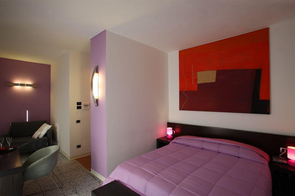 Hotel Zeffiro Sabaudia Buitenkant foto