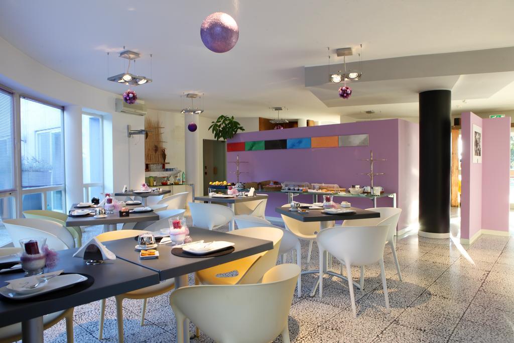 Hotel Zeffiro Sabaudia Buitenkant foto