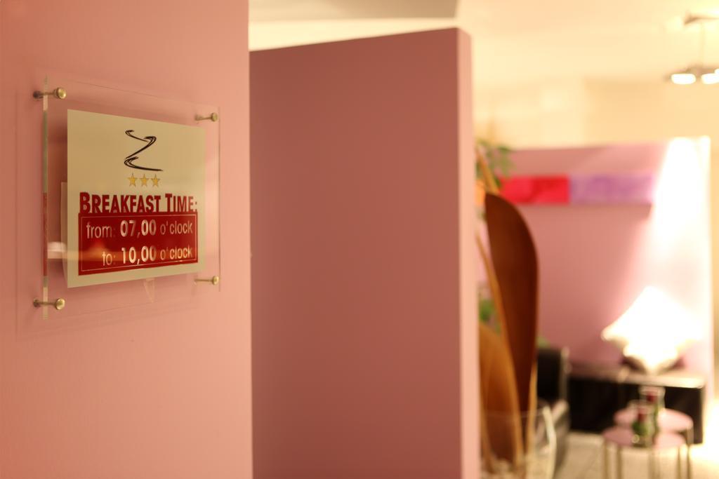 Hotel Zeffiro Sabaudia Buitenkant foto